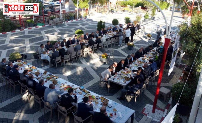 Başkan Özel, muhtarlarla kahvaltıda bir araya geldi