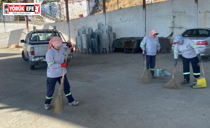 Bozdoğan Belediyesi ekiplerinden cemiyet sonrası temizlik mesaisi