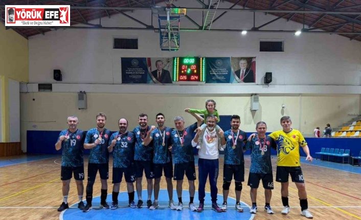 İl Sağlık Müdürlüğü Voleybol Takımı Aydın’da şampiyon oldu