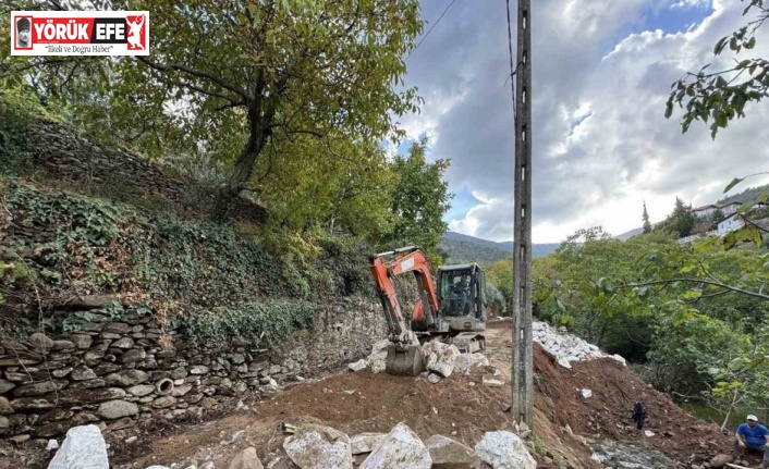 Karacasu Belediyesi’nden yol güvenliği