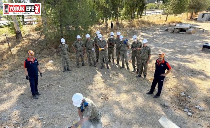 Komandolara enkazda arama kurtarma eğitimi verildi
