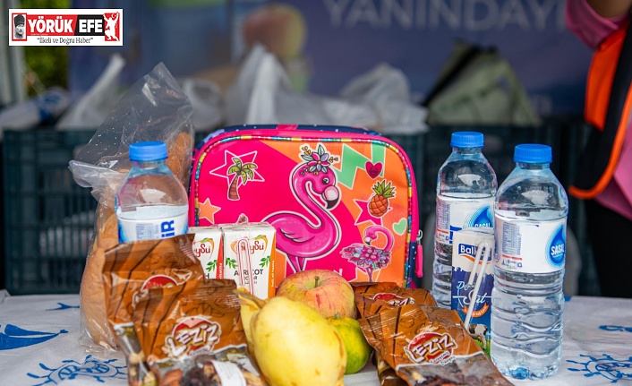 Kuşadası Belediyesi Beslenme Çantalarını Doldurmaya Devam Ediyor