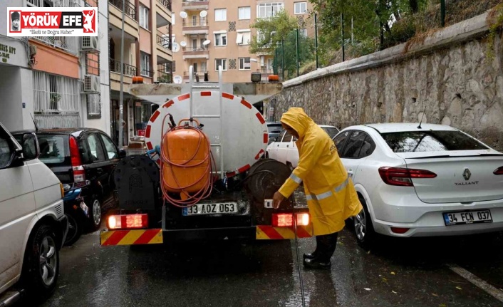 Kuşadası Belediyesi’nde sağanak seferberliği