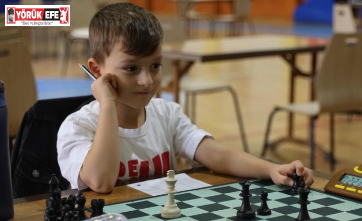 Minikler satrançta hünerlerini sergiledi