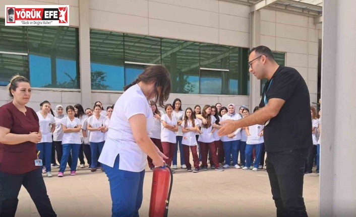 Nazilli Devlet Hastanesi’nde stajyer öğrencilere afet eğitimi