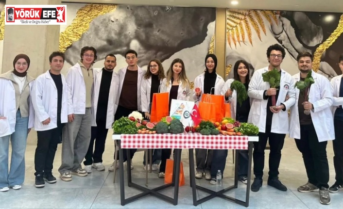 ADÜ Tıp fakültesi öğrencilerinden sağlıklı beslenme farkındalık etkinliği