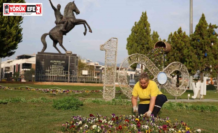 Aydın rengarenk çiçeklerle bezeniyor