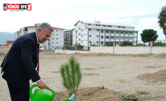 Buharkent’te ’Geleceğe Nefes Olacak’ fidanlar toprakla buluştu