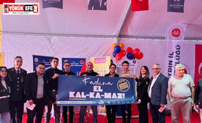 Jandarma, Atatürk Kent Meydanı’ndan vatandaşları bilgilendirdi