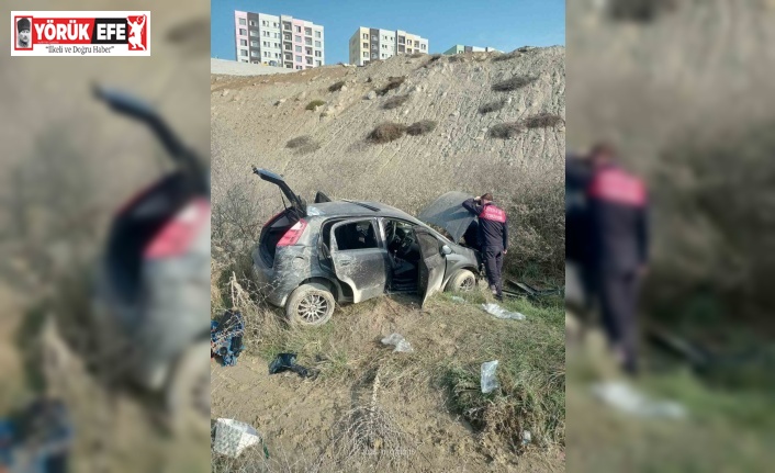 Kontrolden çıkan otomobil, yol kenarına savruldu: 3 yaralı