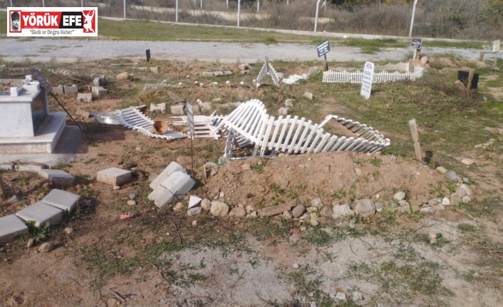 Yakınlarının dağılmış mezarlarını görenler Efeler Belediyesi’ne tepki gösterdi