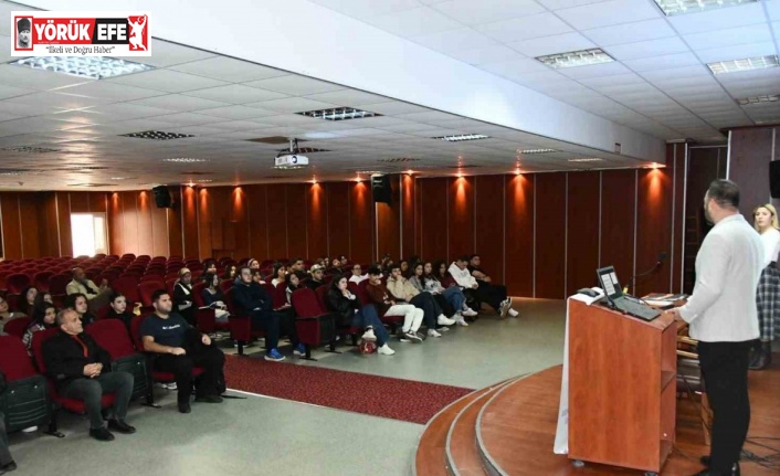 Didim MYO’lu öğrencilere yurtdışı ve kariyer fırsatları eğitimi verildi