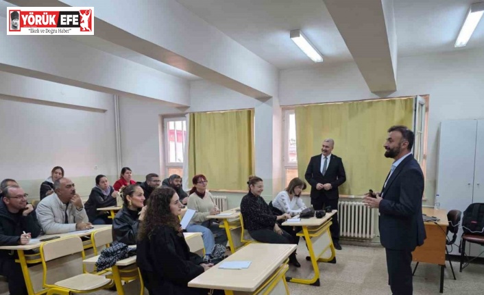 Efeler’de Öğretmenlere Topçu’nun Eğitim Felsefesi Anlatıldı