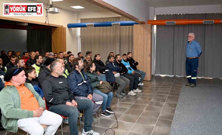 Kuşadası Belediyesi Temizlik İşleri Müdürlüğü personeline ’güvenli sürüş’ eğitimi verildi