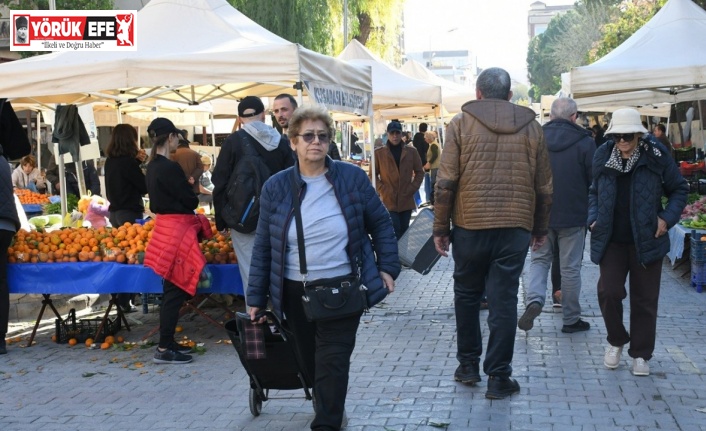 Kuşadası’nda Yerel Üretici Sergisi’nın tezgahları kışa özgü sebze ve meyvelerle doldu