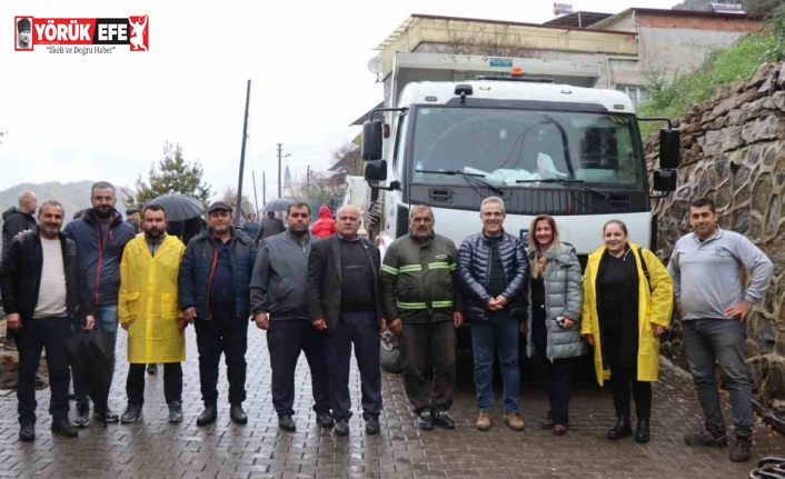 Nazilli Belediyesi Işıklar Mahallesi’nde 5 bin ağaç fidanı dağıttı