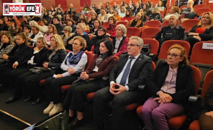 Nazilli’de Cumhuriyetin ilk kadın vekilleri konuşuldu