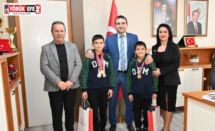 Paralimpik Yüzme Yarışı’nda il birincisi oldular