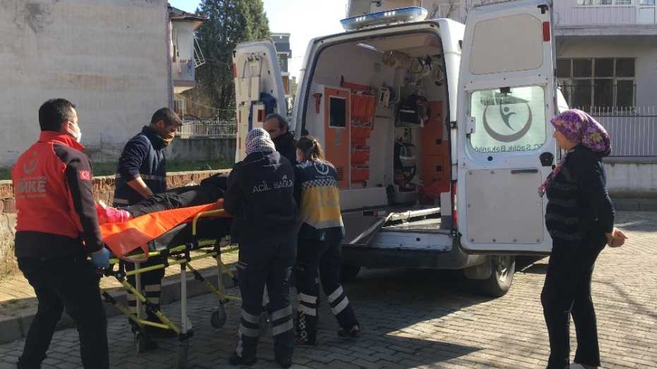 Arkadaşı İle Çatıya Çıkan Genç Kız Aşağıya Atladı
