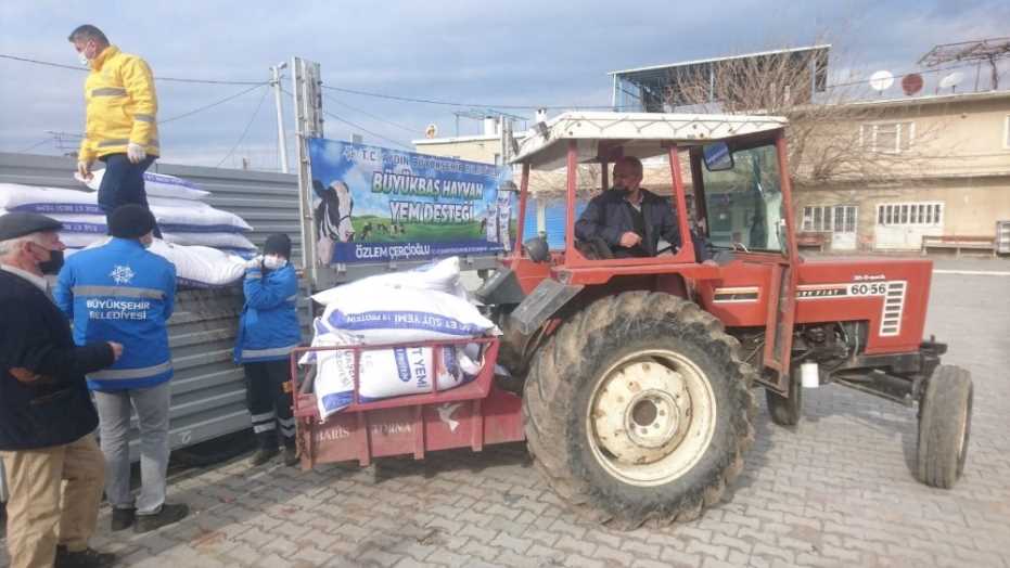 Aydın Büyükşehir Belediyesi’Nden Küçük Üreticiye Yem Desteği 