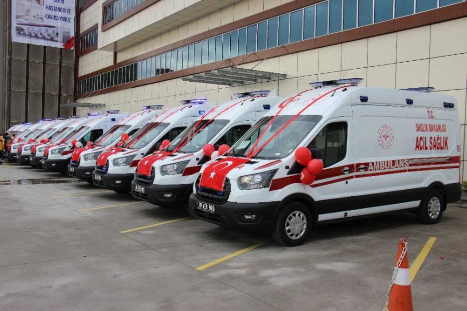 Bakanlıktan Gelen Ambulanslar Teslim Edildi