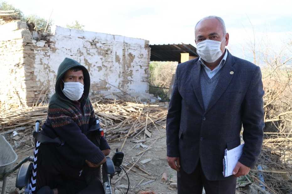 Bedensel Engelli Ünal’In Evini Efeler Belediyesi Tamir Etti 