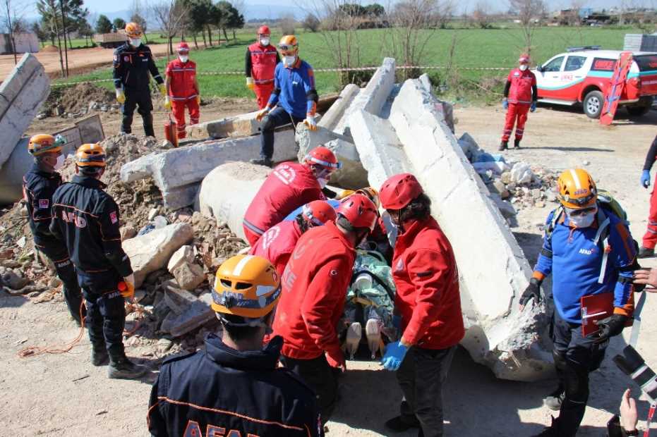 Deprem Tatbikatı Gerçeğini Aratmadı 