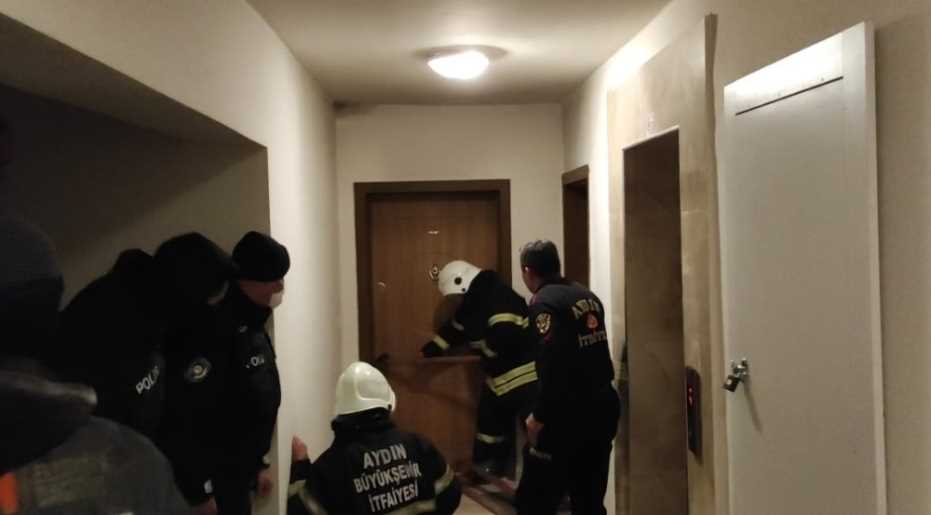 Elektrik Kontağından Çıkan Yangın Paniğe Neden Oldu 