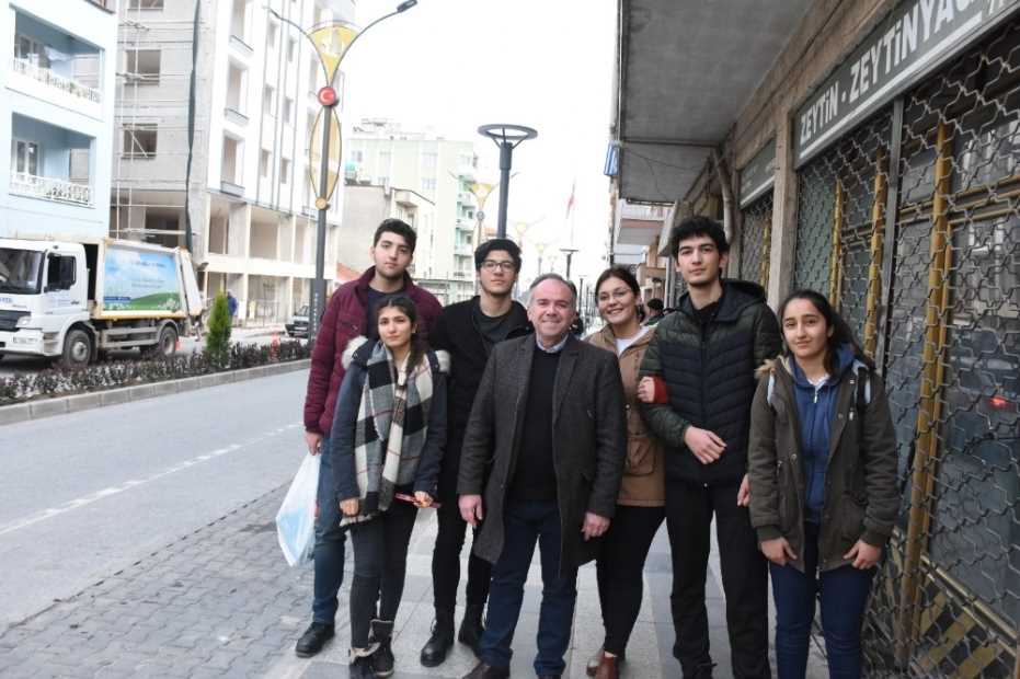 Germencik Belediyesi 296 Öğrencinin Yks Başvuru Ücretini Karşıladı