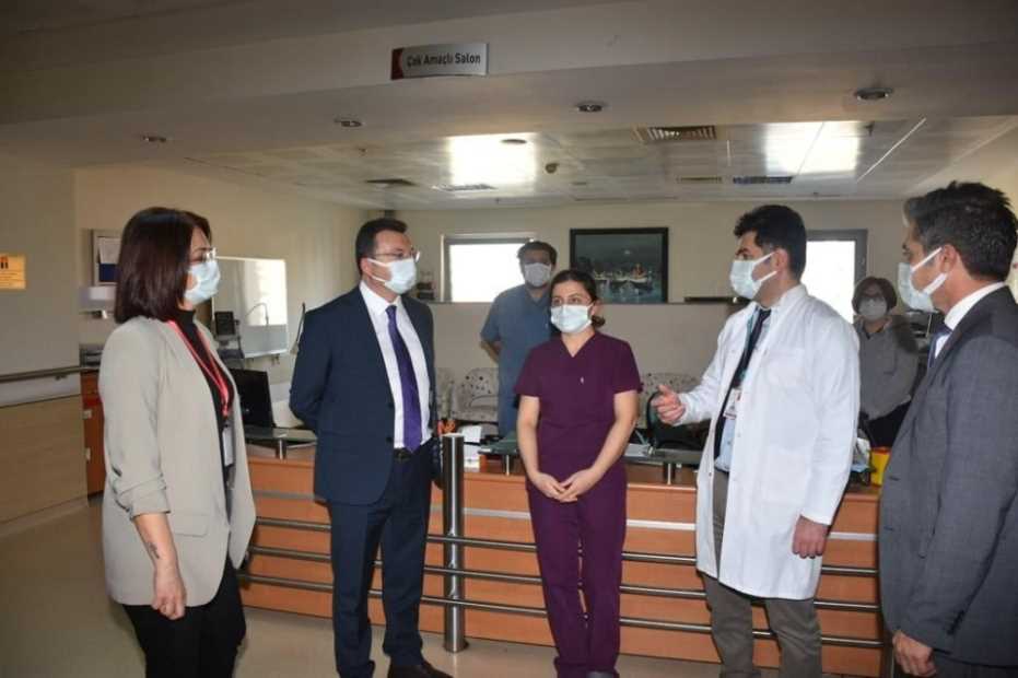 Kaymakam Şahin, Hastanedeki Çalışmaları İnceledi 