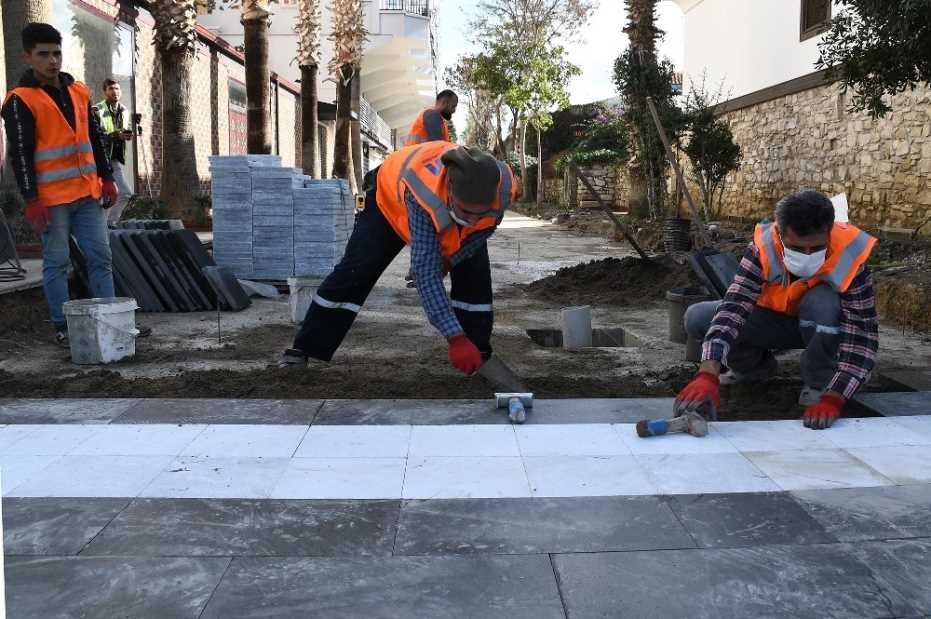 Kuşadası Çarşıları Yeni Sezona Yenilenen Yüzüyle Girecek