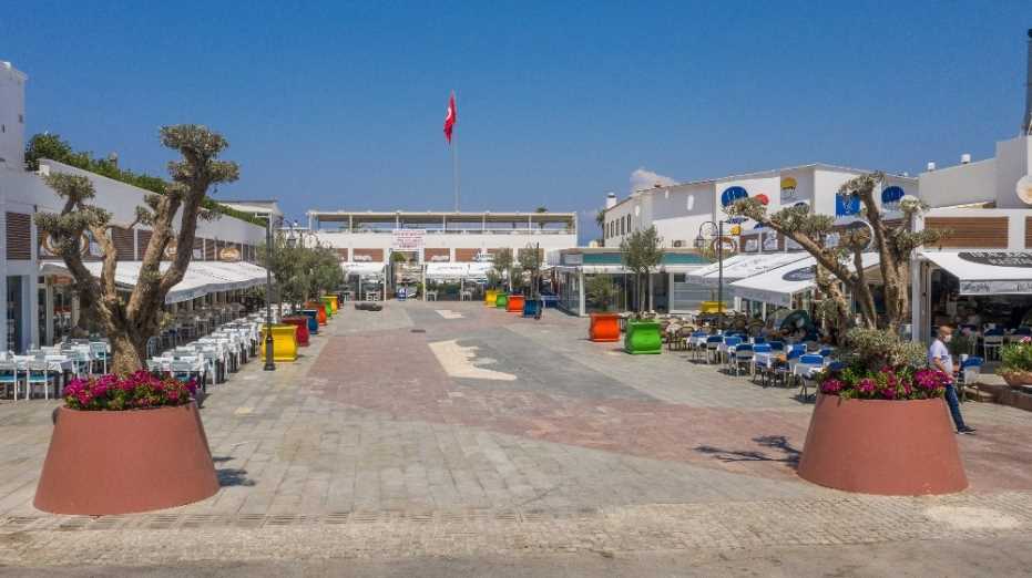 Kuşadası’Nda Reklam, Tanıtım Ve Tabelalara Standart Getirildi
