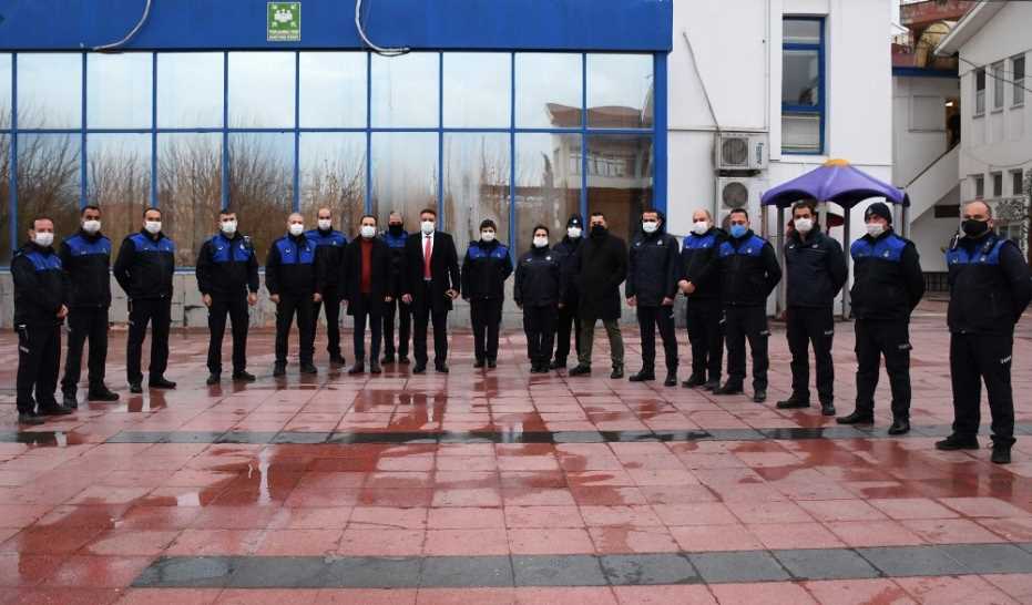 Kuşadası’Nda Zabıtaya Mesai Öncesi Moral Kahvaltısı 