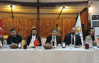 Ak parti Aydın iftar yemeğinde gazetecilerle buluştu