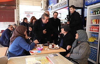 Cumhuriyet Halk Partililer Yetişkin'in Yanında