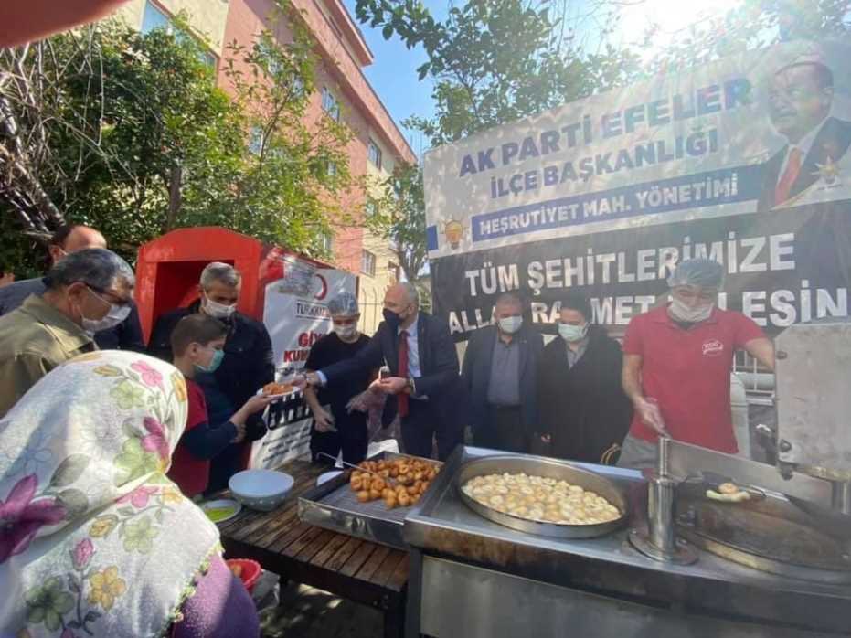 Ak Parti Efeler’Den Şehitler İçin Lokma Ve Aşure Hayrı 