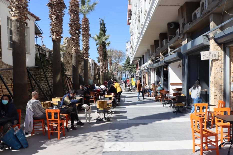 Aydın Normalleşti, Esnafın Yüzü Güldü 