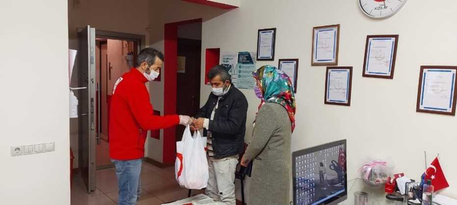 Bağışlanan Deve Eti, İhtiyaç Sahiplerine Dağıtıldı 