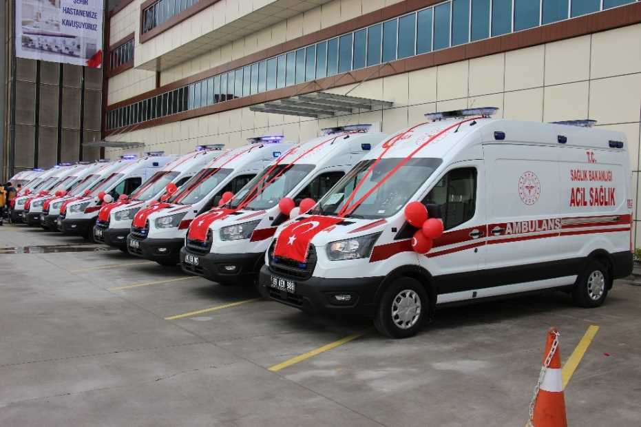 Bakanlıktan Gelen Ambulanslar Teslim Edildi 