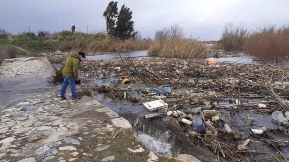 Büyük Menderes Nehri Çöplüğe Döndü, Tehlike Çanları Çalıyor 