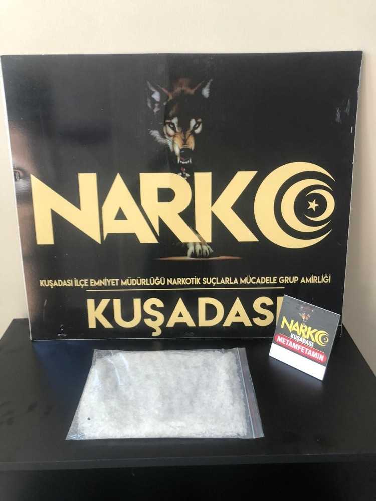 Kuşadası’Nda Yarım Kilo Uyuşturucu Yakalandı 