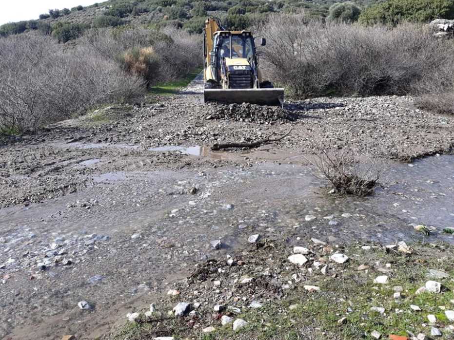 Söke Belediyesi Doğanbey Deresine Müdahale Etti 