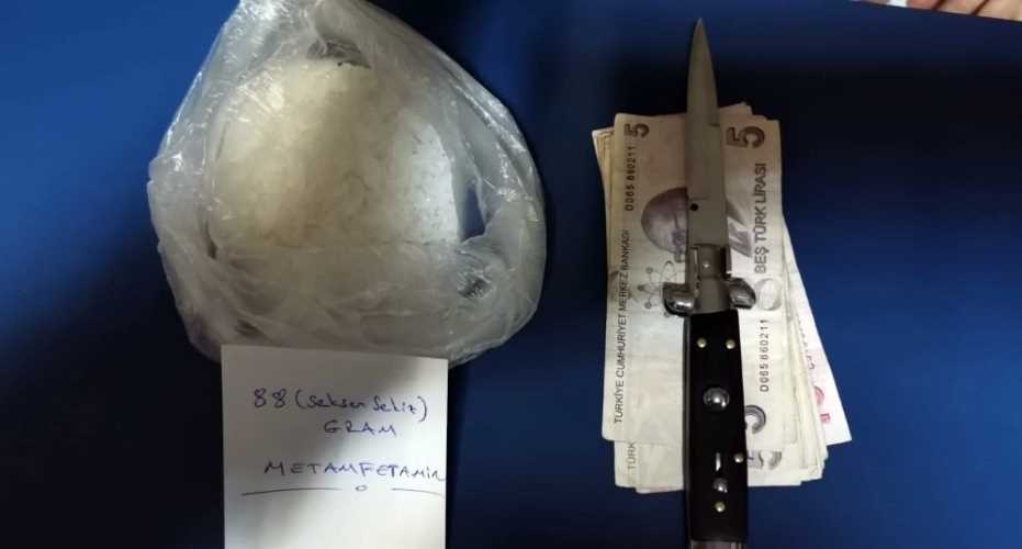 Taksi Şoförünün Üzerinden Uyuşturucu Çıktı 