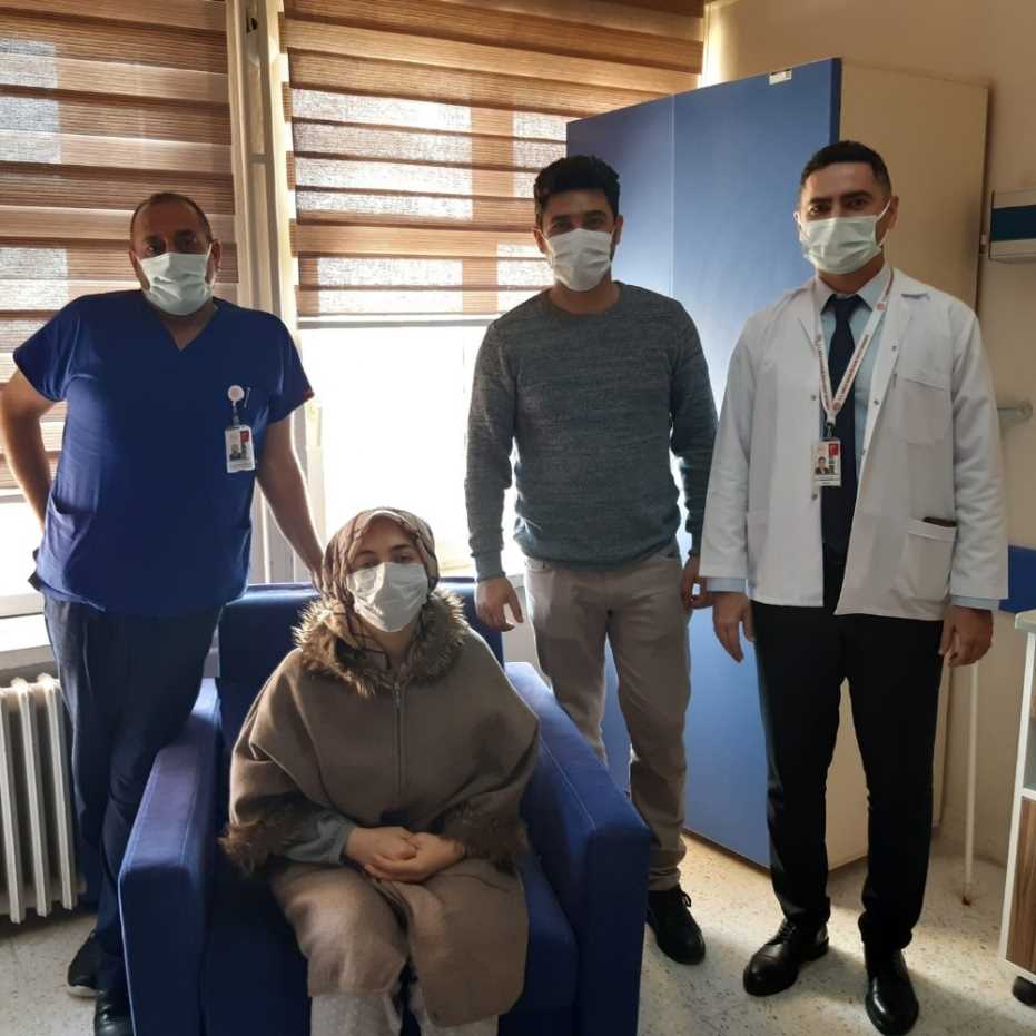 Yemek Borusuna Sarımsak Takılan Kadın Ölümden Döndü 