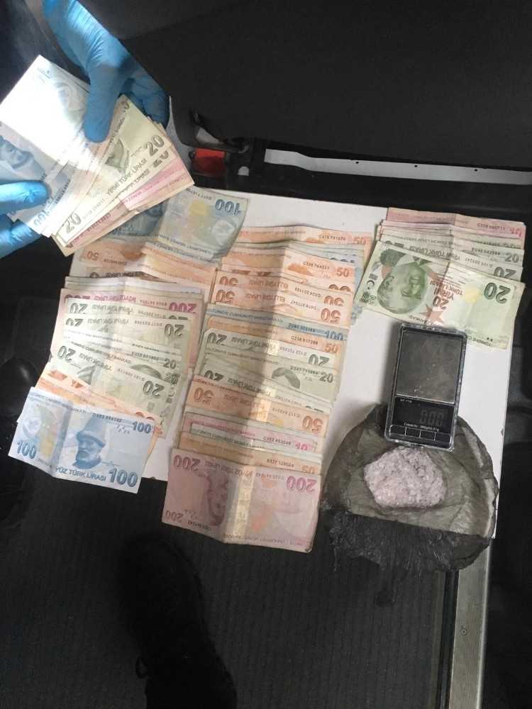 Uyuşturucu Tacirleri Mobil Park Ekiplerinden Kaçamadı 