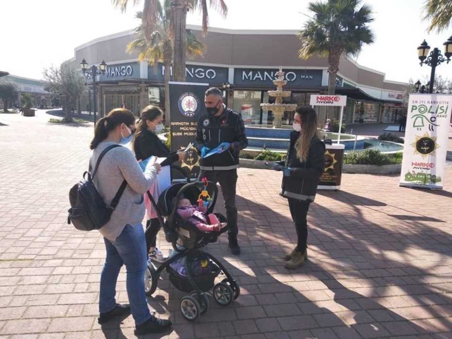 Uyuşturucuya Karşı Vatandaşlar Bilgilendirildi