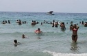 Kuşadası’nda plajlarda bayram yoğunluğu