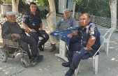 Jandarma yaşlı çınarları unutmadı