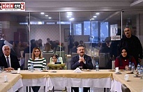 Vali Aksoy depremzede vatandaşlarla yemekte buluştu