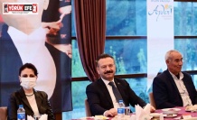 Vali Aksoy yetim çocukları ağırladı